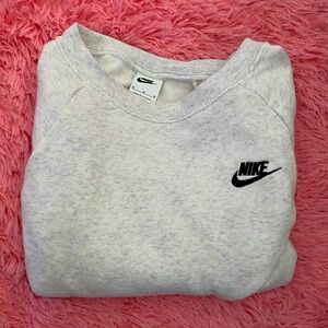 White Nike Crewneck NWOT